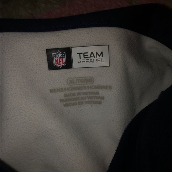 LA Rams sweater - Picture 2 of 2